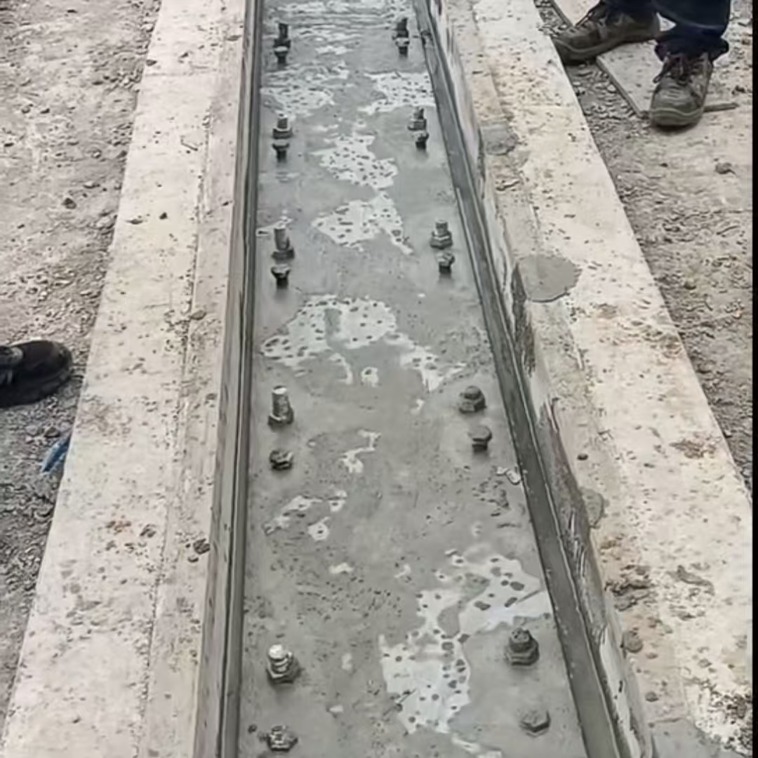留坝港口码头起重机龙门吊重型机械设备稳固用早强快凝轨道胶泥